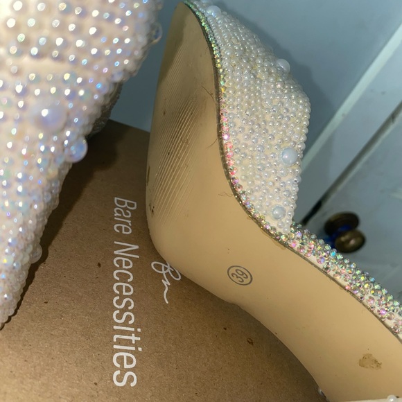 Elegant Pearl-Embellished Cream Heels - Picture 6 of 6